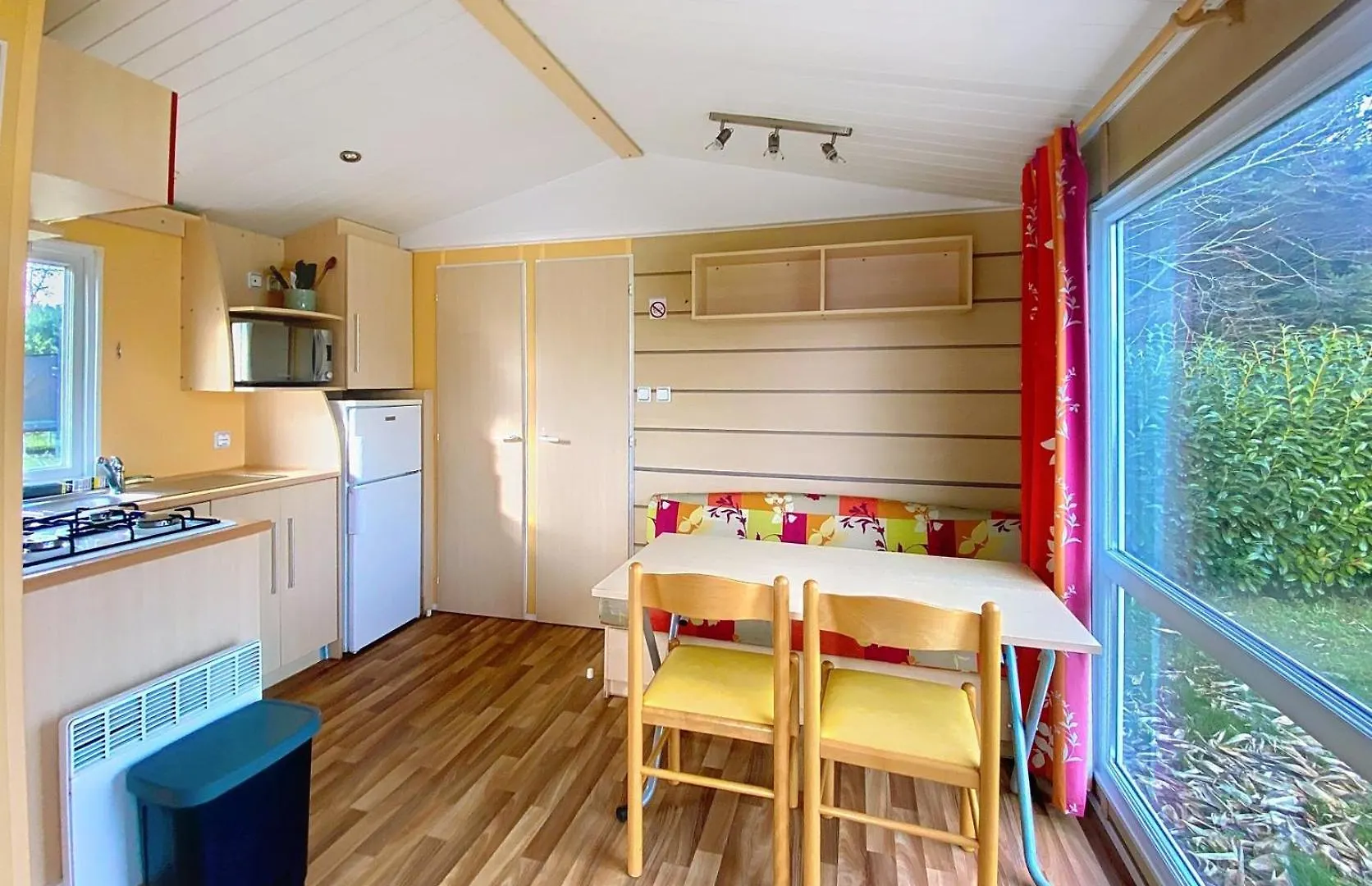 Campsite Camping Les Avenieres Manthes