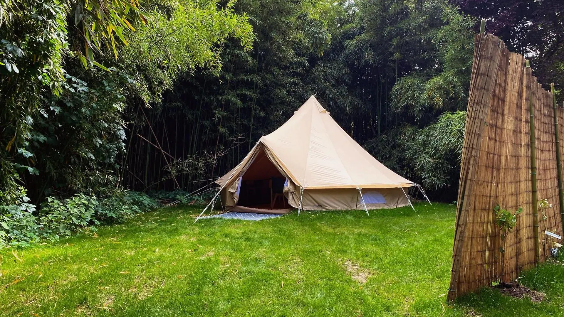 Camping Les Avenieres Manthes 0*,  法国