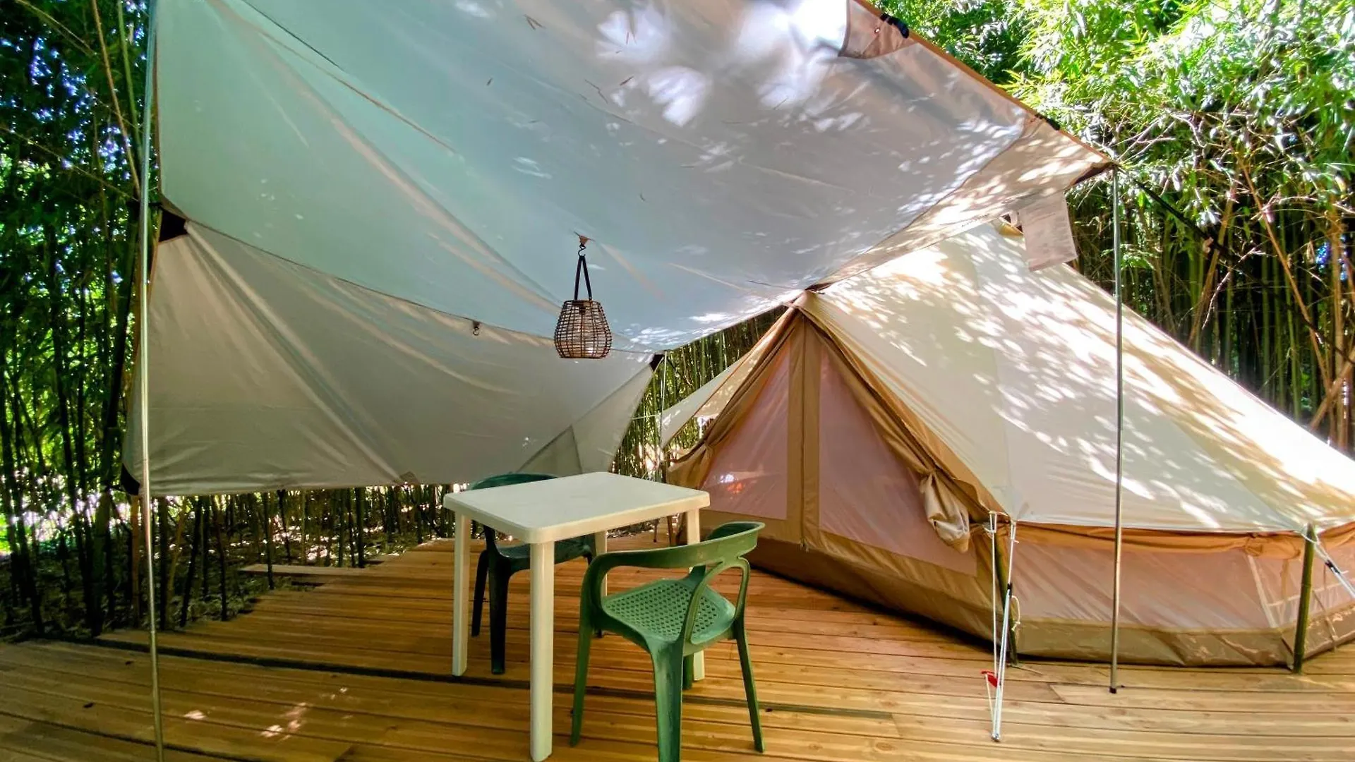 Camping Les Avenieres Manthes 0*,  法国